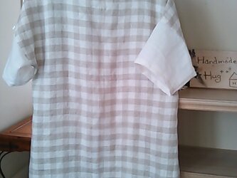 ボートネックのシンプルワンピースの画像