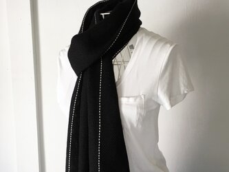 【ベビーアルパカ：秋冬】ユニセックス手織りマフラー "Black & White lines"の画像