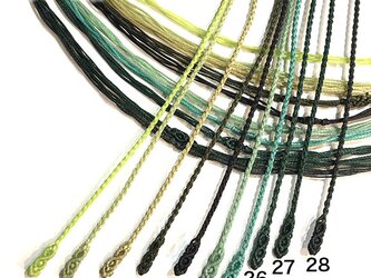 マクラメ編みネックレス紐【つる】グリーン系の画像