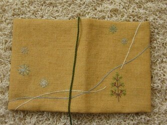 手刺繍・ブックカバー（冬の森⑦）　の画像
