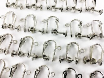 送料無料　イヤリングパーツ　シルバー　平皿　20個　イヤリング パーツ　銀色　アクセサリー ハンドメイド 素材　（AP0122）の画像