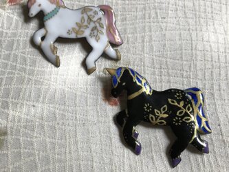 七宝 ユニコーン ブローチの画像