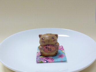 鯛持ち招き（とら吉）の画像