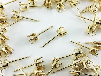 送料無料　ピアス パーツ　ゴールド　40個　セット　5mmストーン用台座付き　ピアス 金具　アクセサリー パーツ　AP0429の画像