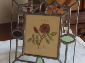 ヴィンテージステンドグラスとバラのイラストの画像