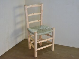 ゴッホの椅子と呼ばれるスペインの民藝椅子の画像