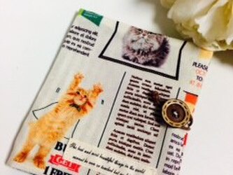 オトナかわいいサニタリーケース　ねこ新聞　カラフル　猫　ネコの画像