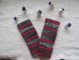 クリスマスカラーのハンドウォーマー。の画像