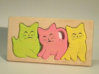 木のパズル　三匹のスマイル子猫 (カラー)の画像