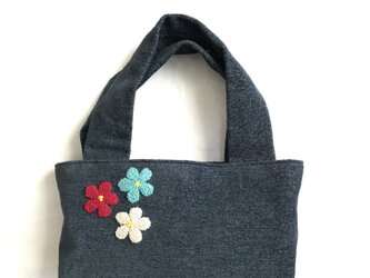 三色お花の刺繍バッグ(ネイビー)の画像