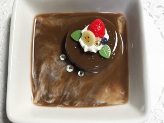 チョコレートマーブルケーキのアクセサリートレイの画像