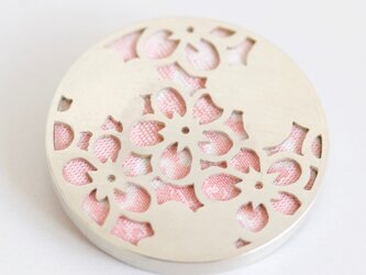 Pink kimono flower broochの画像