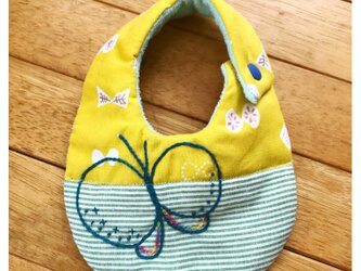Rojiベビービブ/刺繍菜の花ちょうちょの画像