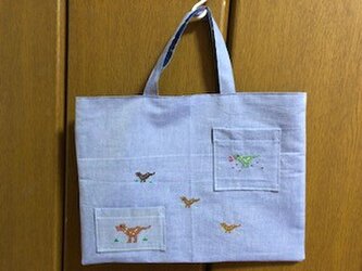 １点限定★レッスンバッグ：クロスステッチ刺繍の恐竜たち＊通園通学の画像