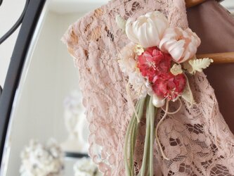 ＊染め花＊チューリップとカーネーションのクリップ付コサージュ【桃色】／入学式・卒業式にもお勧めの画像