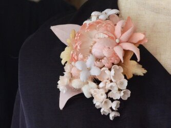 ＊染の草花＊パステルの花（ピンク）ヘアクリップ付きコサージュの画像