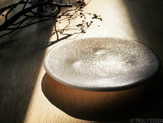 白色ガラスの器 -「 KAZEの肌 」● 21,5cm・絹目調の画像