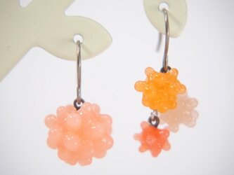 こんぺいとうアシンメトリーピアス　オレンジ系の画像