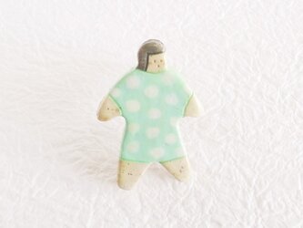 オヨヨちゃんブローチ（水玉おばけ）の画像