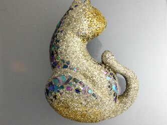漆ピンブローチ（螺鈿・ねこ）の画像