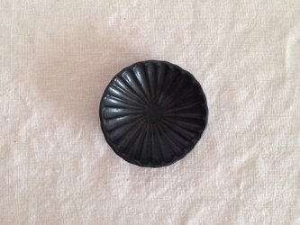 輪花豆皿(黒)の画像