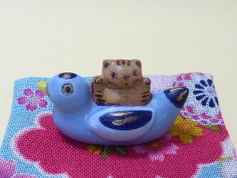 鳥乗り招き猫（トラ）の画像