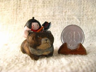 小さな小さな金太郎+くまさん 木彫りの画像