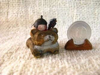 小さな小さな金太郎+くまさん 木彫りの画像