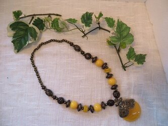 オレンジカルサイトのネックレスの画像