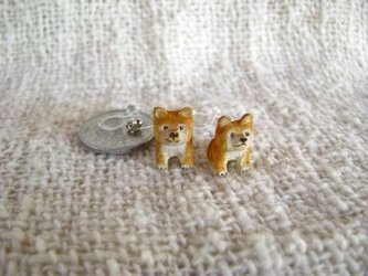 小さな小さな豆柴(木彫り)イヤリング の画像
