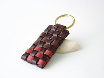 手染め革　風のキーホルダー　ダブルリングタイプ　ブラウンの画像