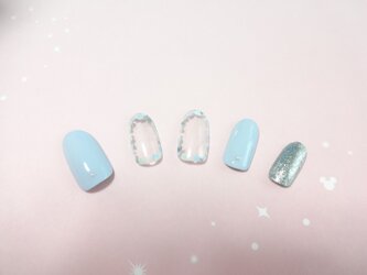 爽やかブルー系額縁ネイルの画像