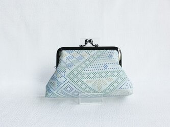 和がま口　大島紬・白大島北欧風《しかく》　着物リメイクがまぐち　一点もの　手のひらサイズ・お化粧ポーチ・小銭入れにもの画像