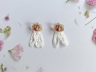 【FR】【2way】クリアカラーのボタンとレースのピアスの画像
