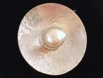 Snowy White Cultured Pearl SV Broachの画像