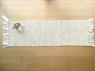桃の木で染めたきびそ糸（絹）の手織りテーブルセンター（２）の画像