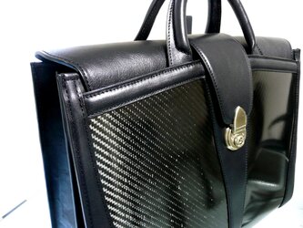 リアルカーボン製バッグ（ブラック×金具ゴールド）の画像
