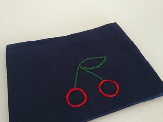 移動ポケット さくらんぼ刺繍の画像
