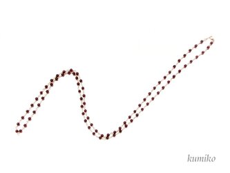 ガーネット（直径約４ｍｍ）のロングネックレスです（約９０ｃｍ）の画像
