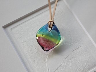 虹色のはなびらネックレス〈2018-18〉の画像