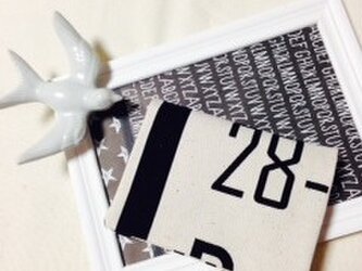 オトナのティッシュケースor移動ポケット　英字×数字　キナリの画像