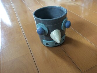 ロボット型のコップの画像