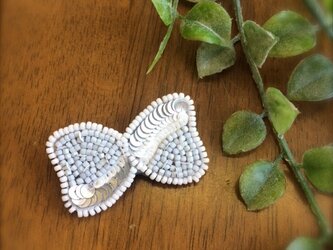 オートクチュール刺繍ブローチ   リボンのikedaさんの画像
