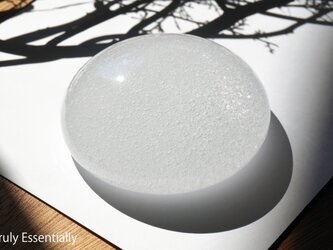 無色透明ガラスのインテリアオブジェ - 「 いる・ある・きえる 」● 直径10cmの画像