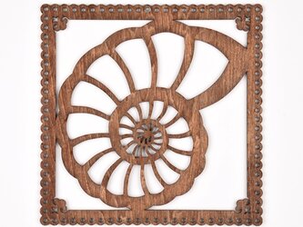 ウッドフレーム「アンモナイト」（木の壁飾り Wooden Wall Decoration）の画像