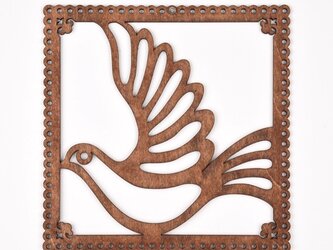 ウッドフレーム「ハト」（木の壁飾り Wooden Wall Decoration）の画像