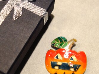七宝焼ブローチ ハロウィンのカボチャランタン A【受注制作】の画像