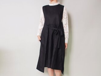 麻100%ウエストギャザーの巻きワンピース 黒の画像
