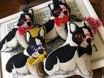 大人のキーホルダー　おめかしフレンチブルドッグちゃんとおでかけフレンチブルドッグ君。の画像
