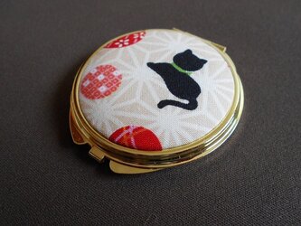 Wミラーコンパクト*黒猫赤手まりの画像